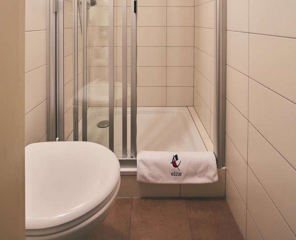 Elite Hotel Visp Buitenkant foto